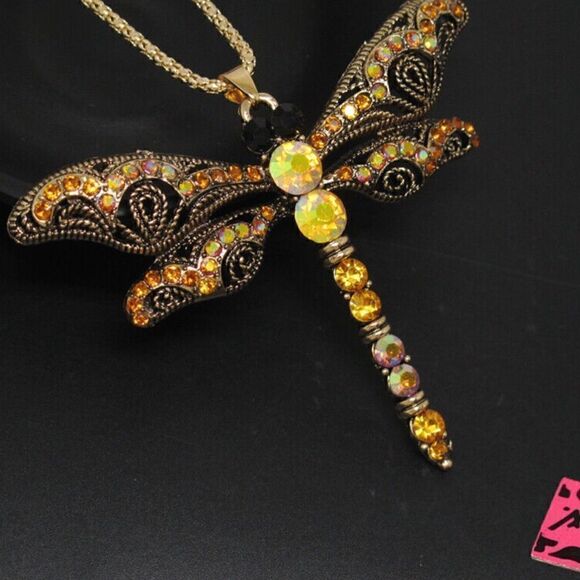 💛 Betsey Johnson stunning crystal dragonfly necklace 💛 - Picture 4 of 7